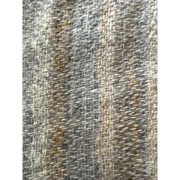 American Vintage Handwoven Poncho Ruana hooded with silver clasp at neck size M - Picture 11 of 13